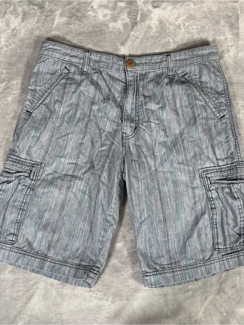 Vintage Levis Silvertab Cargo Shorts Mens 38 11” Chambray Baggy Y2K